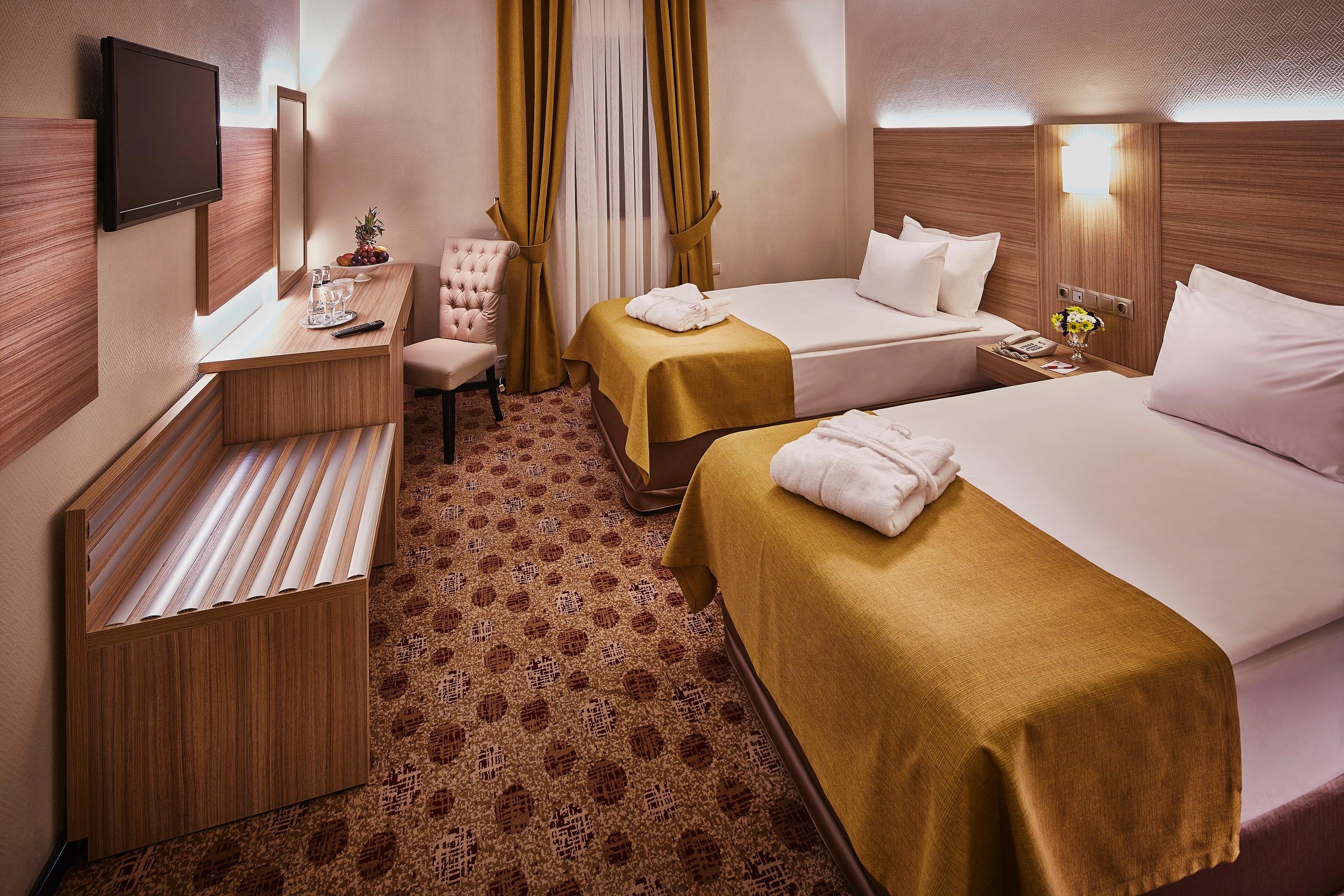 Guenes Hotel Merter Istanbul Bagian luar foto