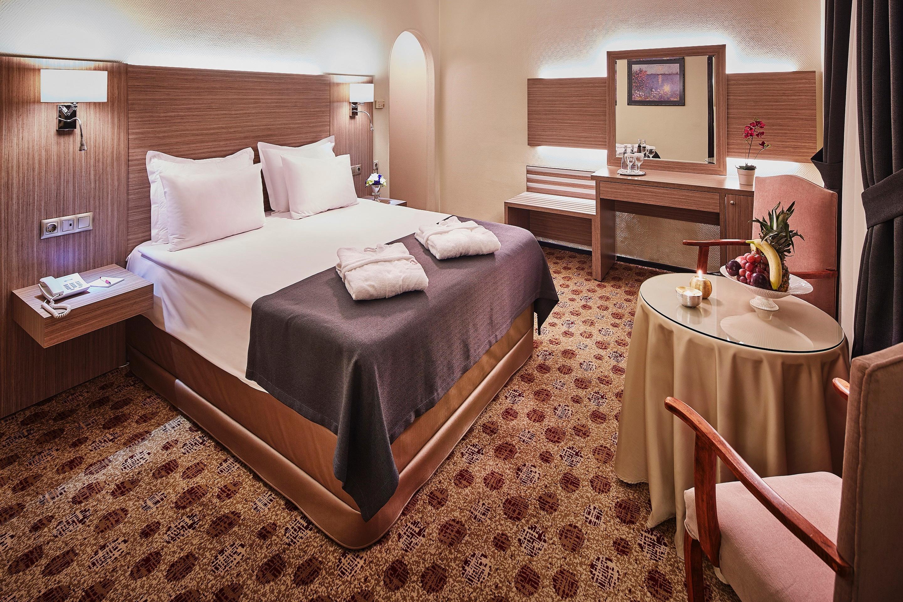 Guenes Hotel Merter Istanbul Bagian luar foto