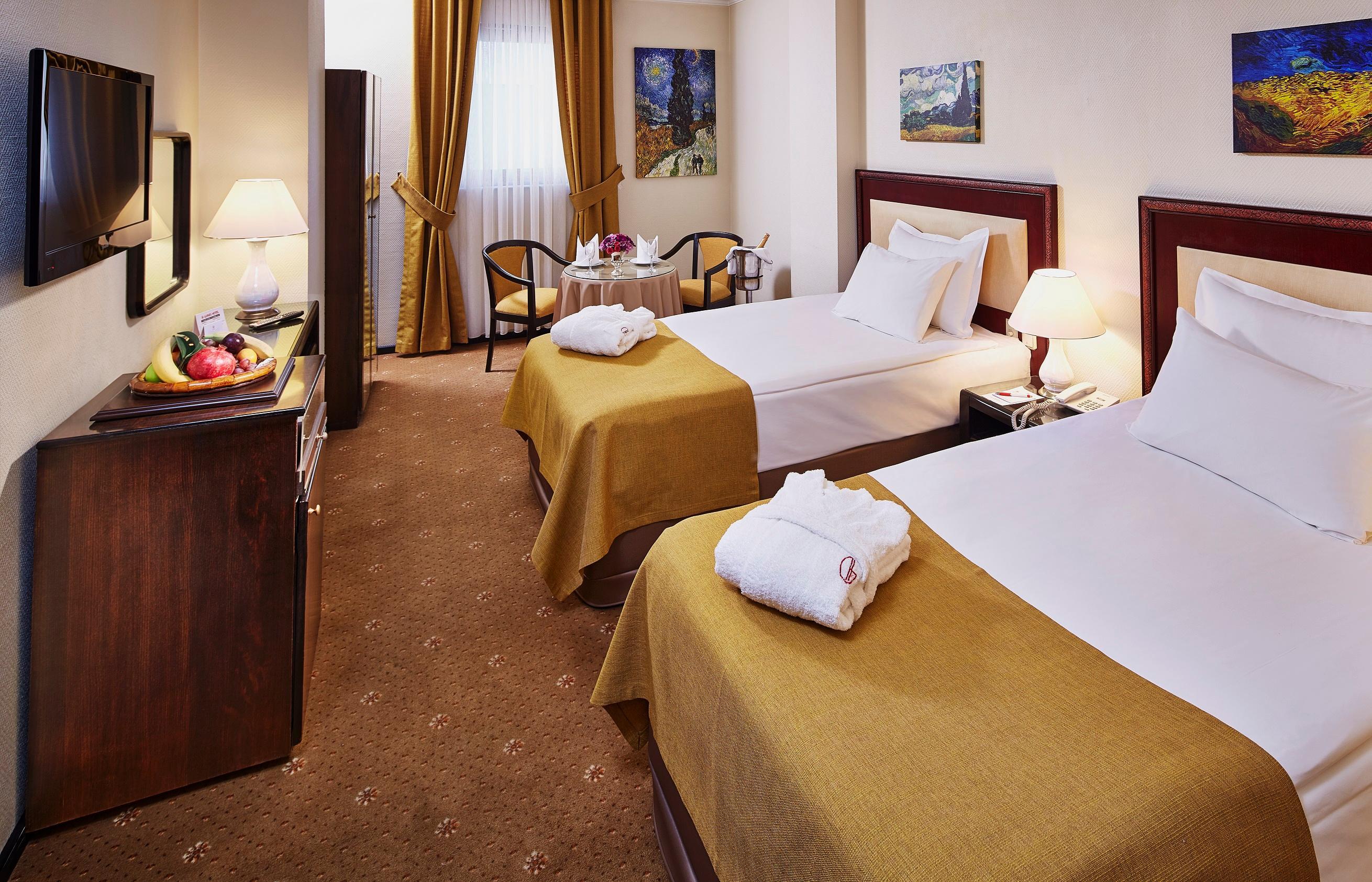 Guenes Hotel Merter Istanbul Bagian luar foto