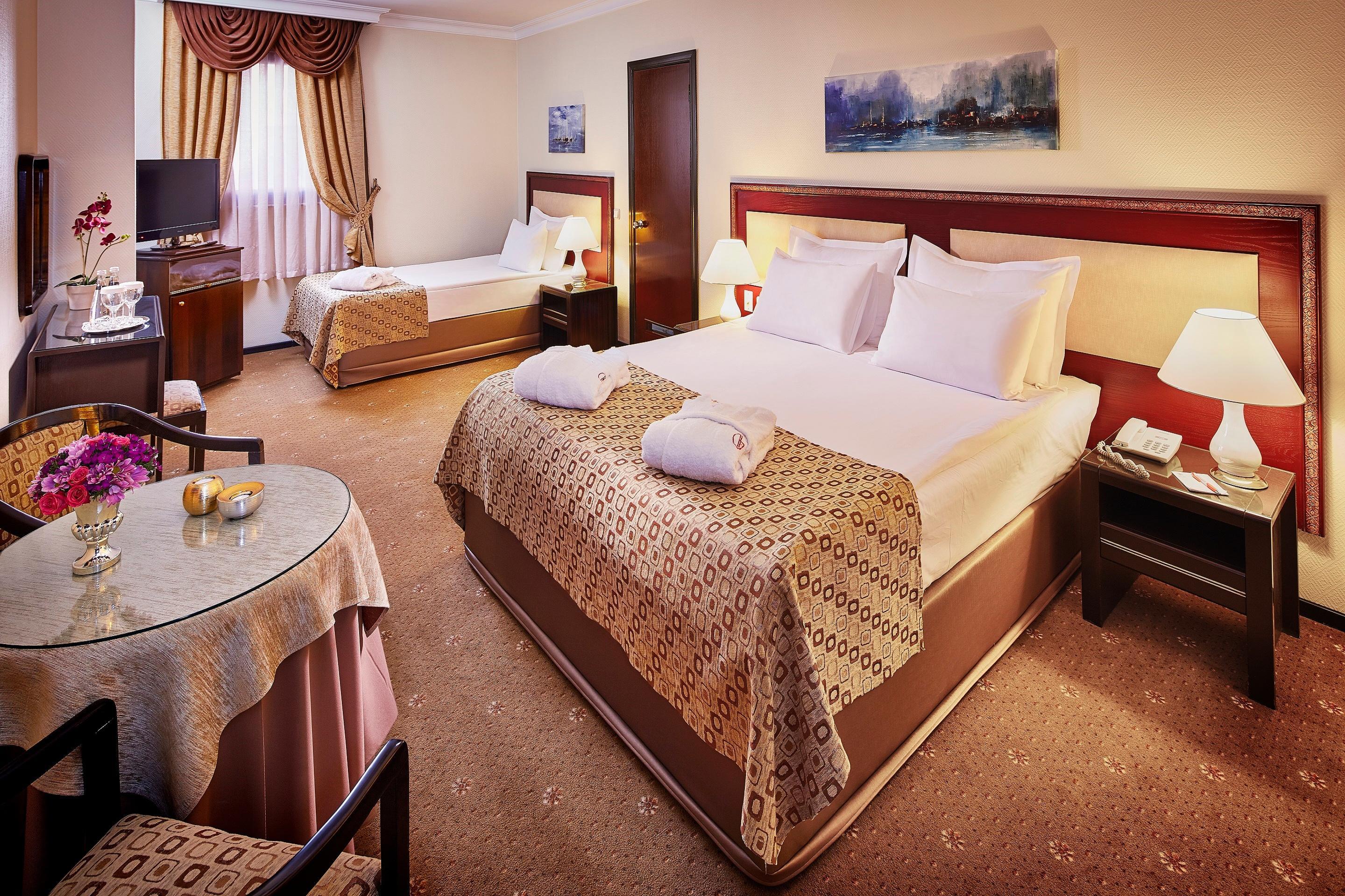Guenes Hotel Merter Istanbul Bagian luar foto