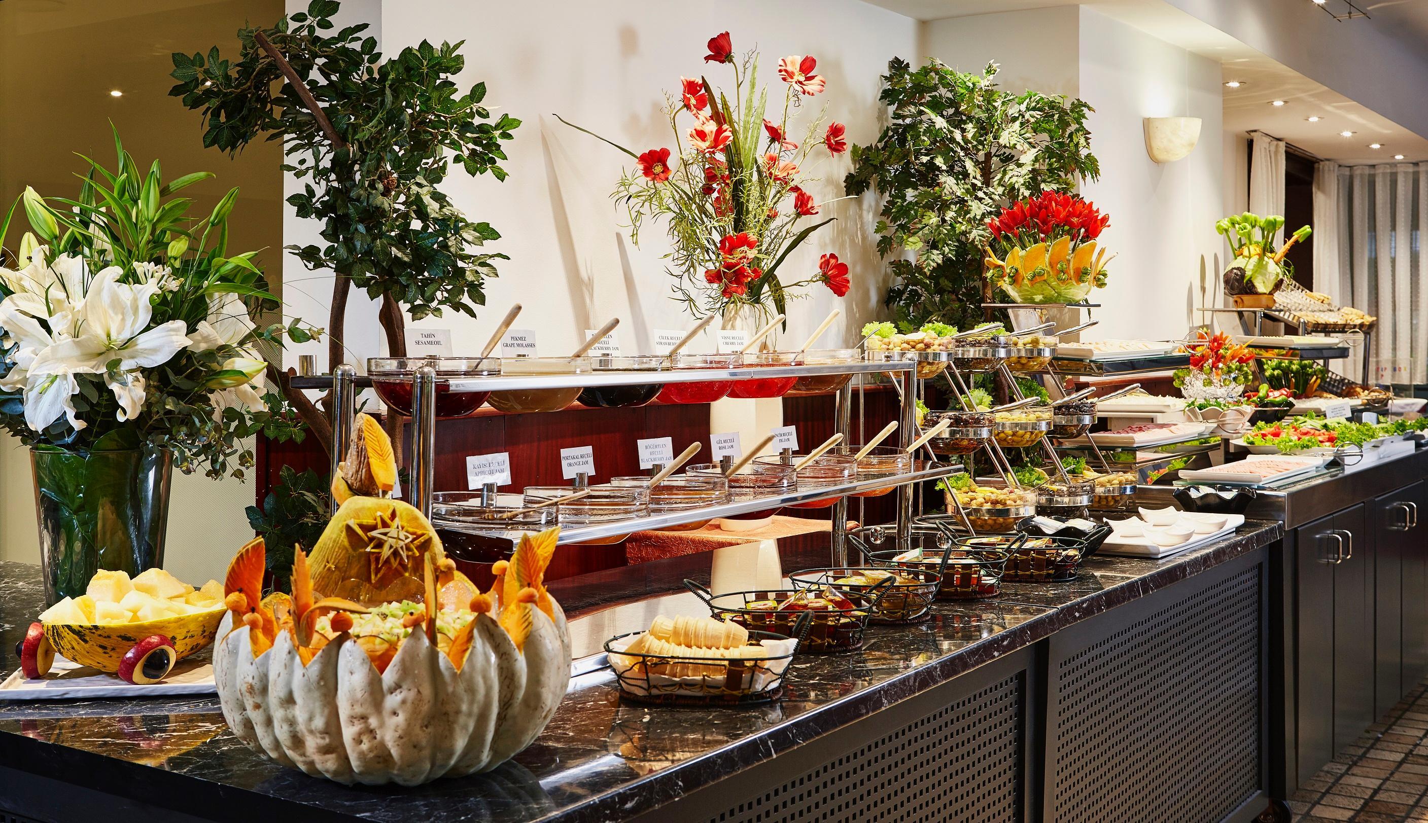 Guenes Hotel Merter Istanbul Bagian luar foto