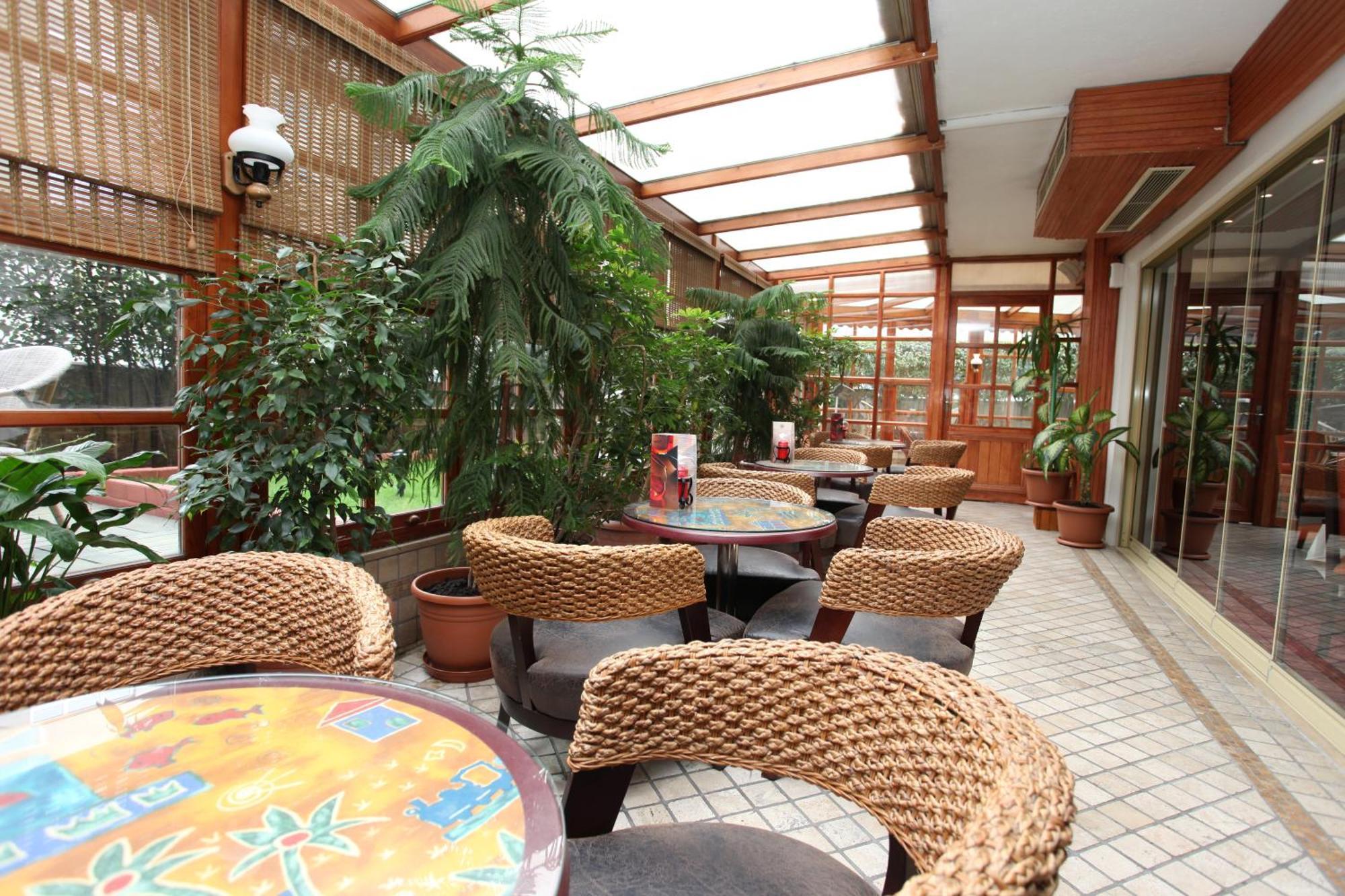 Guenes Hotel Merter Istanbul Bagian luar foto