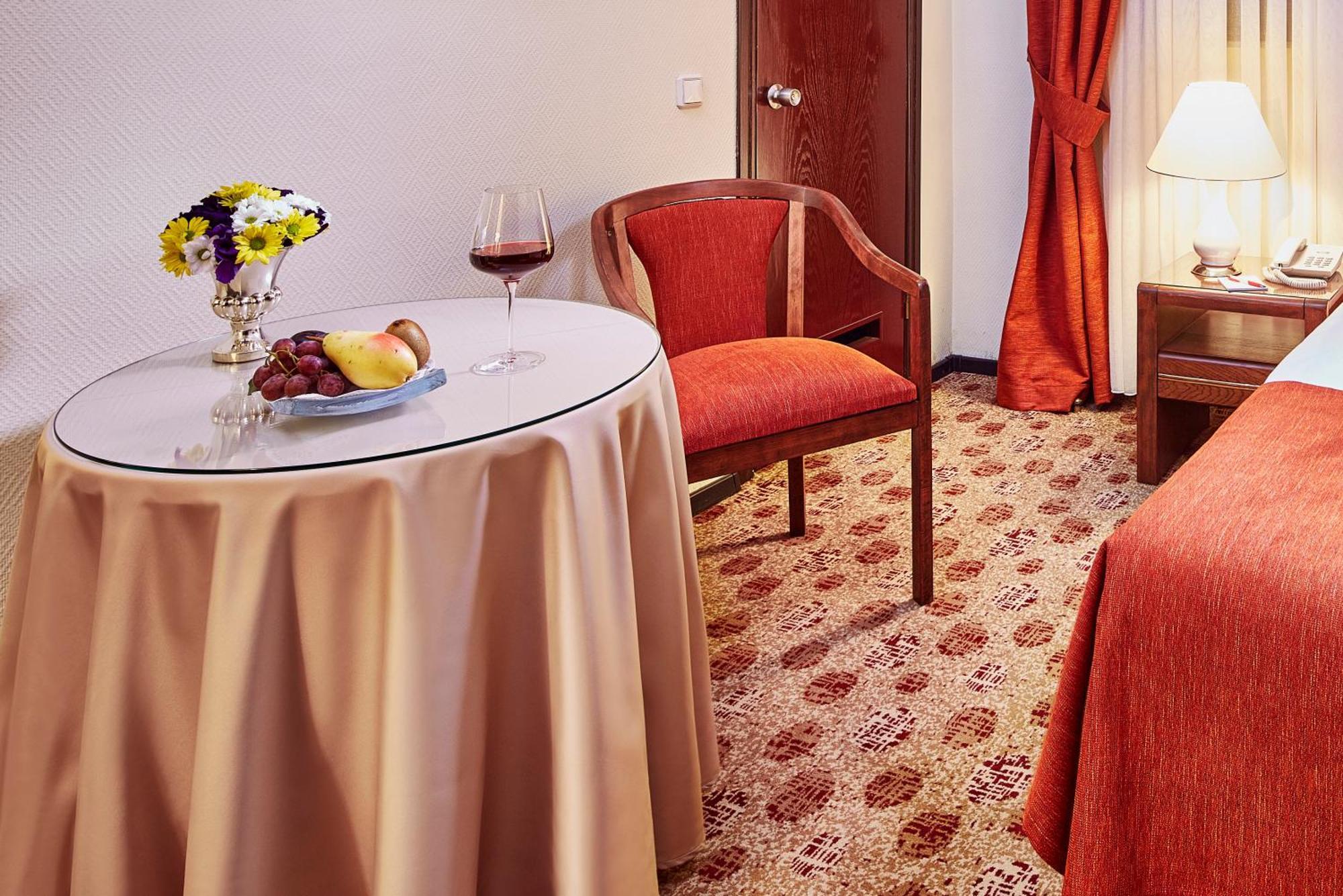 Guenes Hotel Merter Istanbul Bagian luar foto