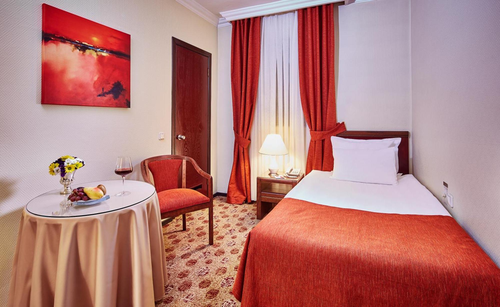Guenes Hotel Merter Istanbul Bagian luar foto