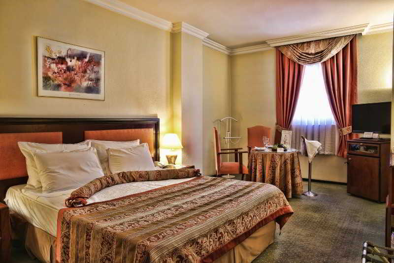 Guenes Hotel Merter Istanbul Bagian luar foto