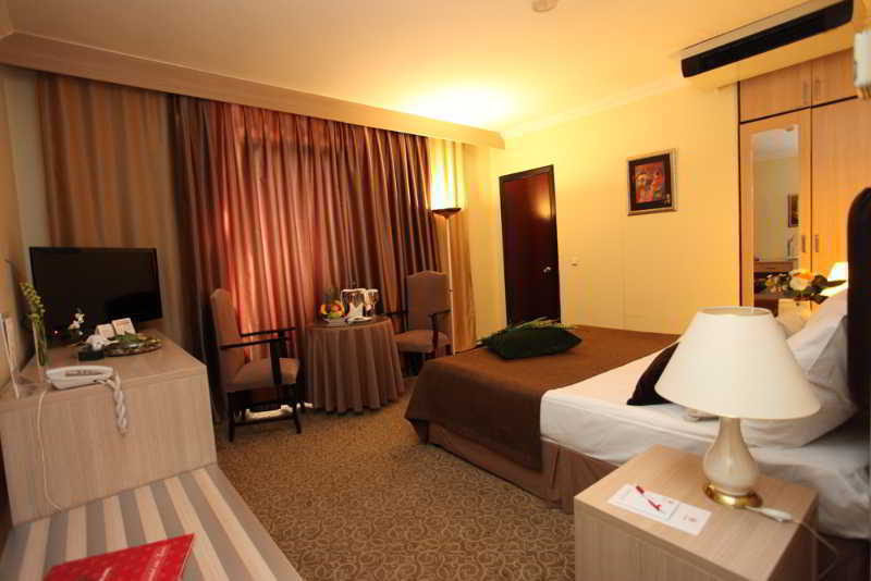 Guenes Hotel Merter Istanbul Bagian luar foto