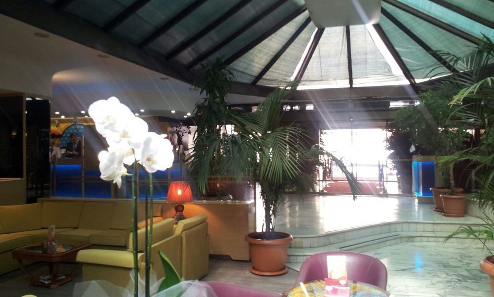 Guenes Hotel Merter Istanbul Bagian luar foto