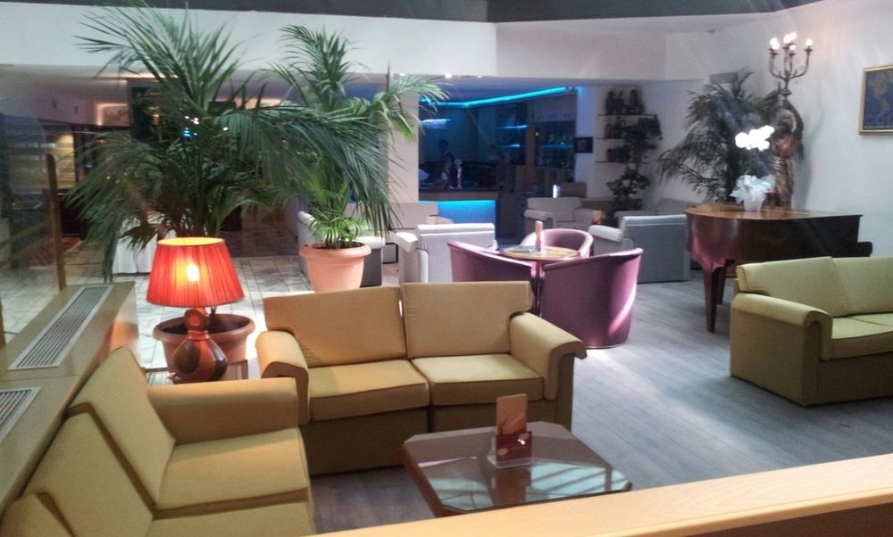 Guenes Hotel Merter Istanbul Bagian luar foto