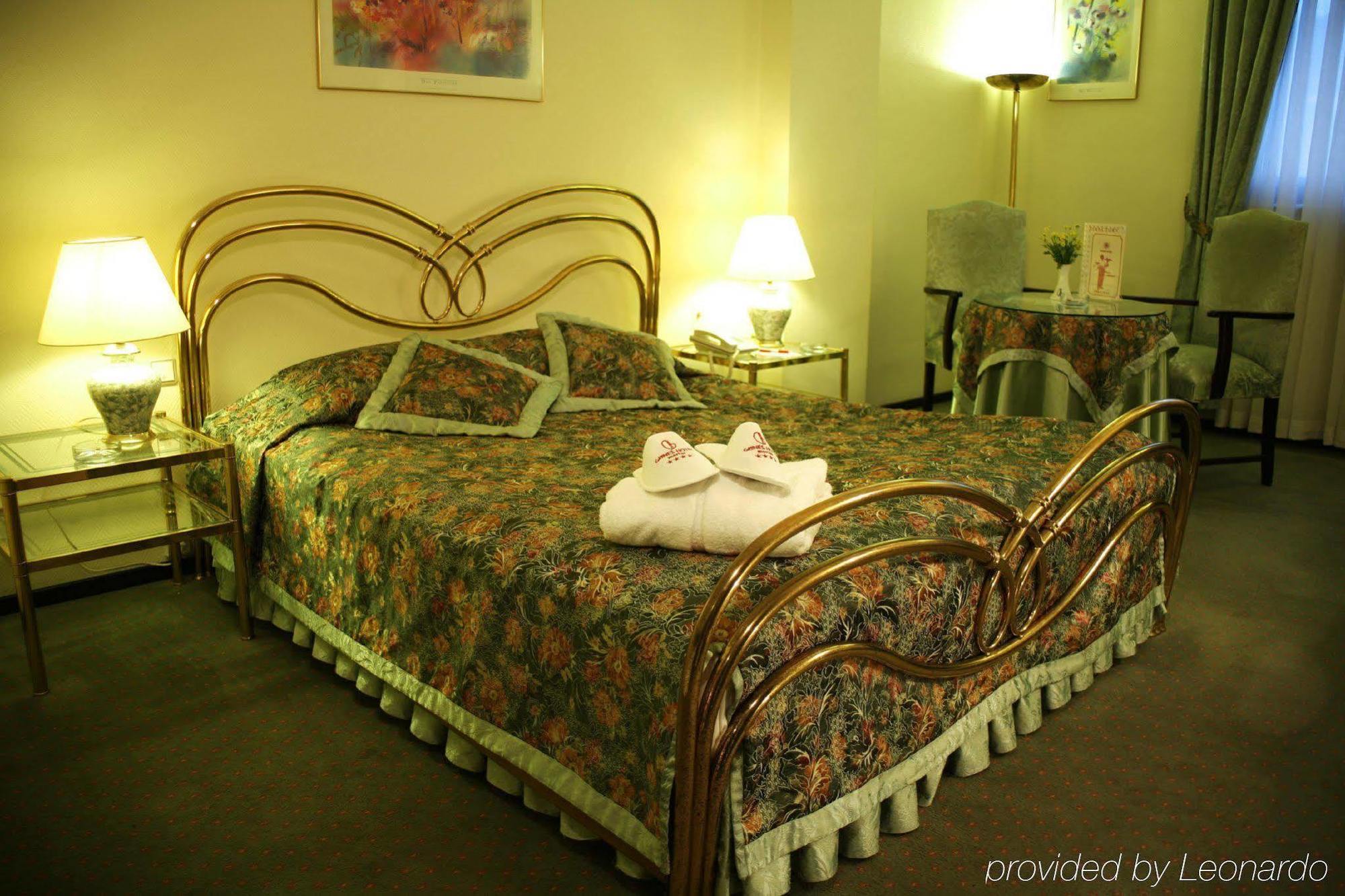 Guenes Hotel Merter Istanbul Ruang foto