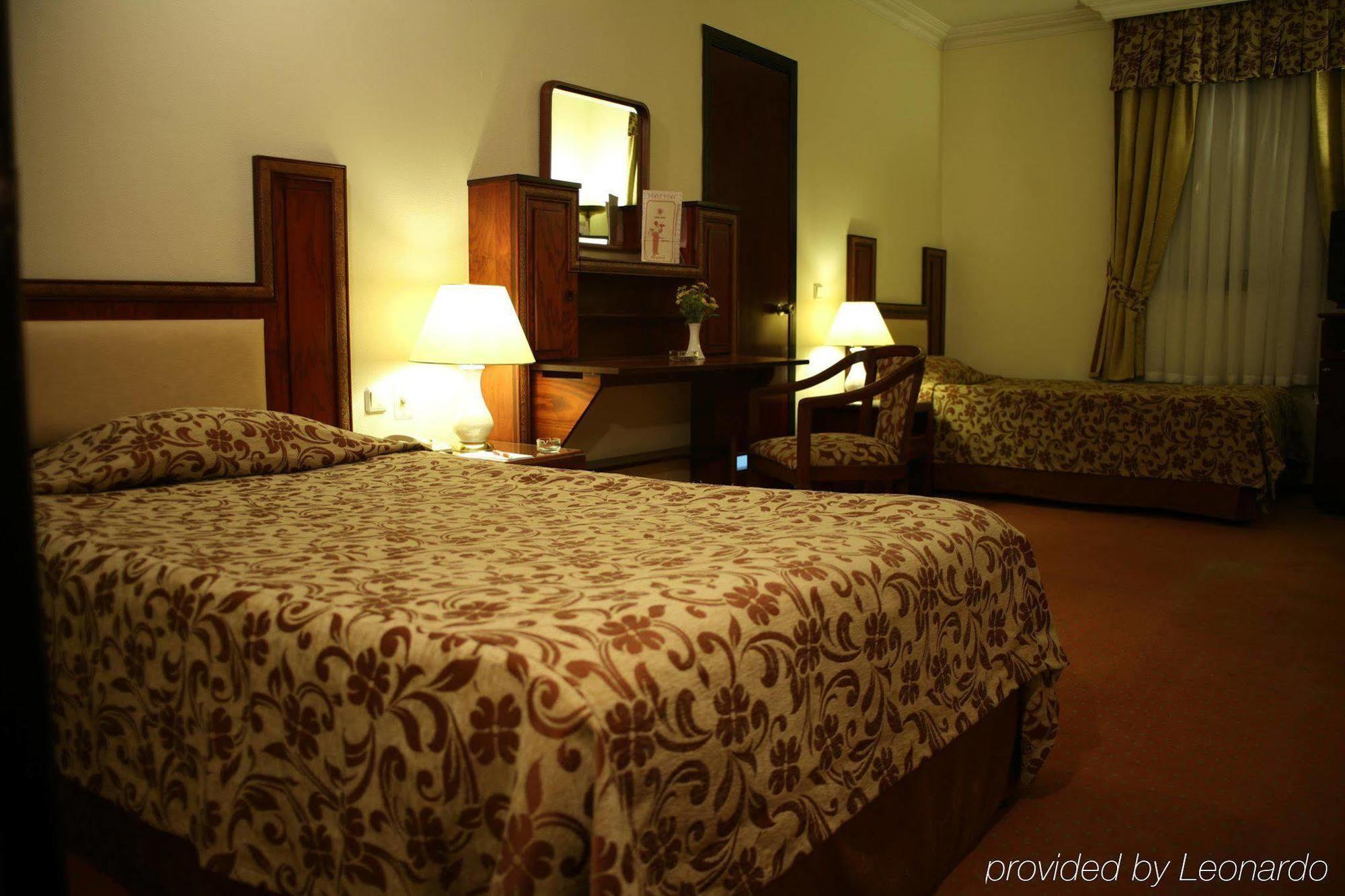 Guenes Hotel Merter Istanbul Ruang foto