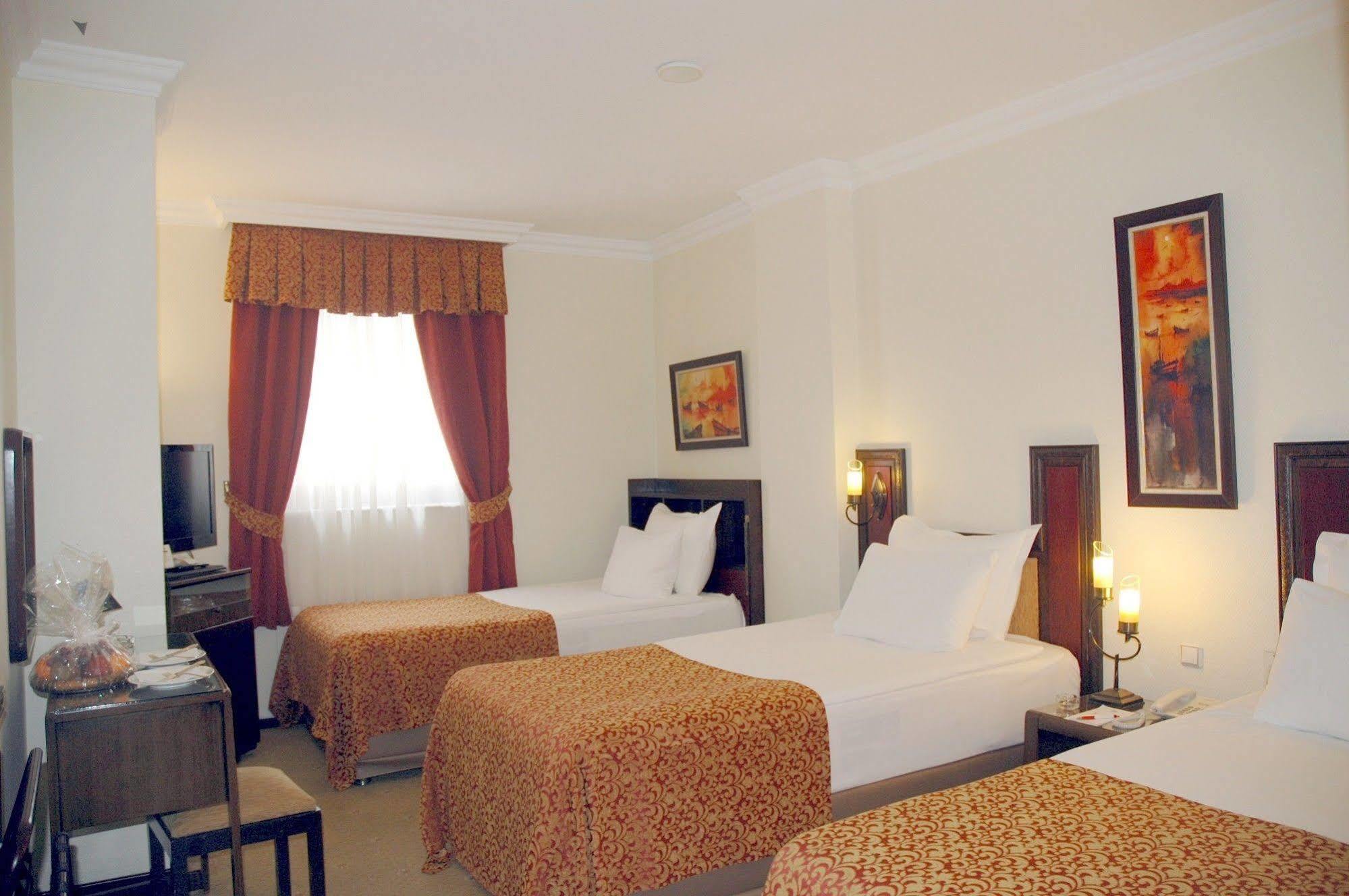 Guenes Hotel Merter Istanbul Bagian luar foto